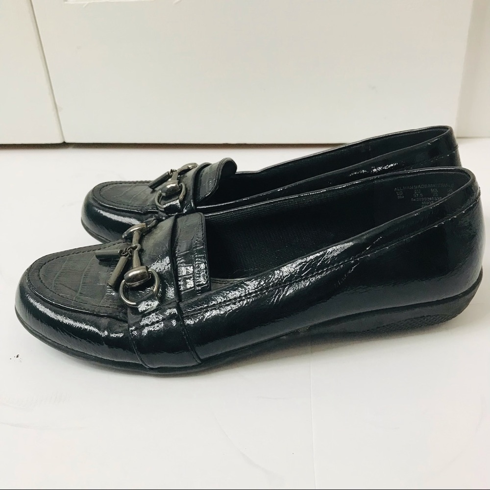 2/$25 JACLYN SMITH Black Loafers Size 6M